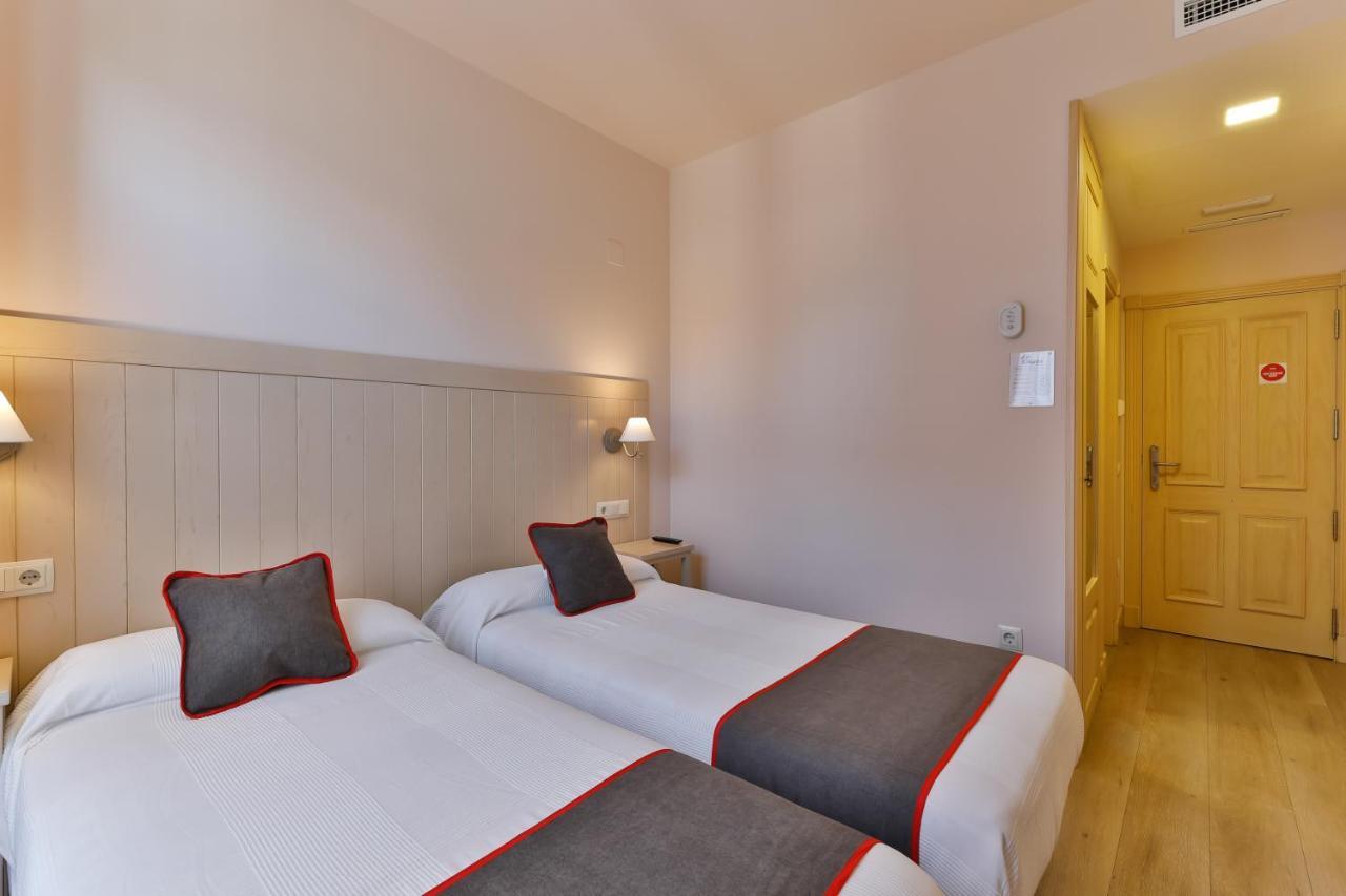Hostal La Chata By Vivere Stays San Ildefonso Bagian luar foto